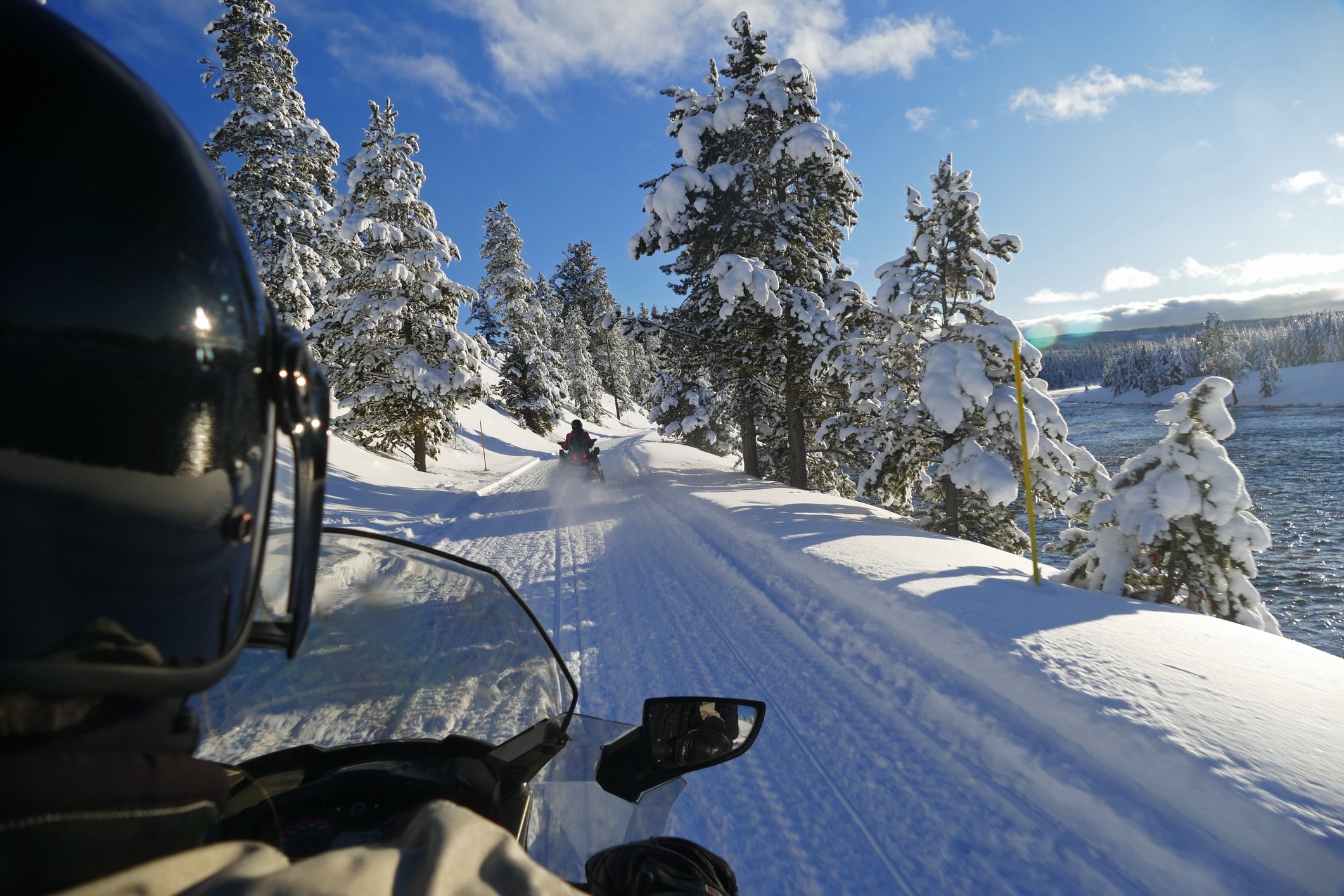 yellowstone-snowmobiling